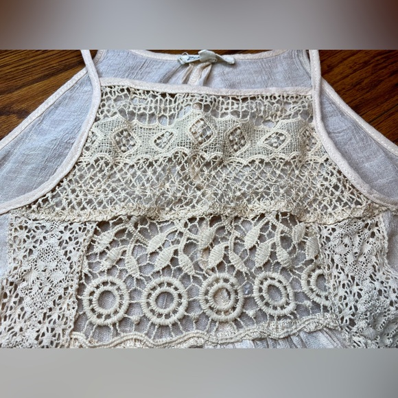 Rebellion• Handkerchief Style Flowy Tank Top• Size Small - Picture 5 of 8